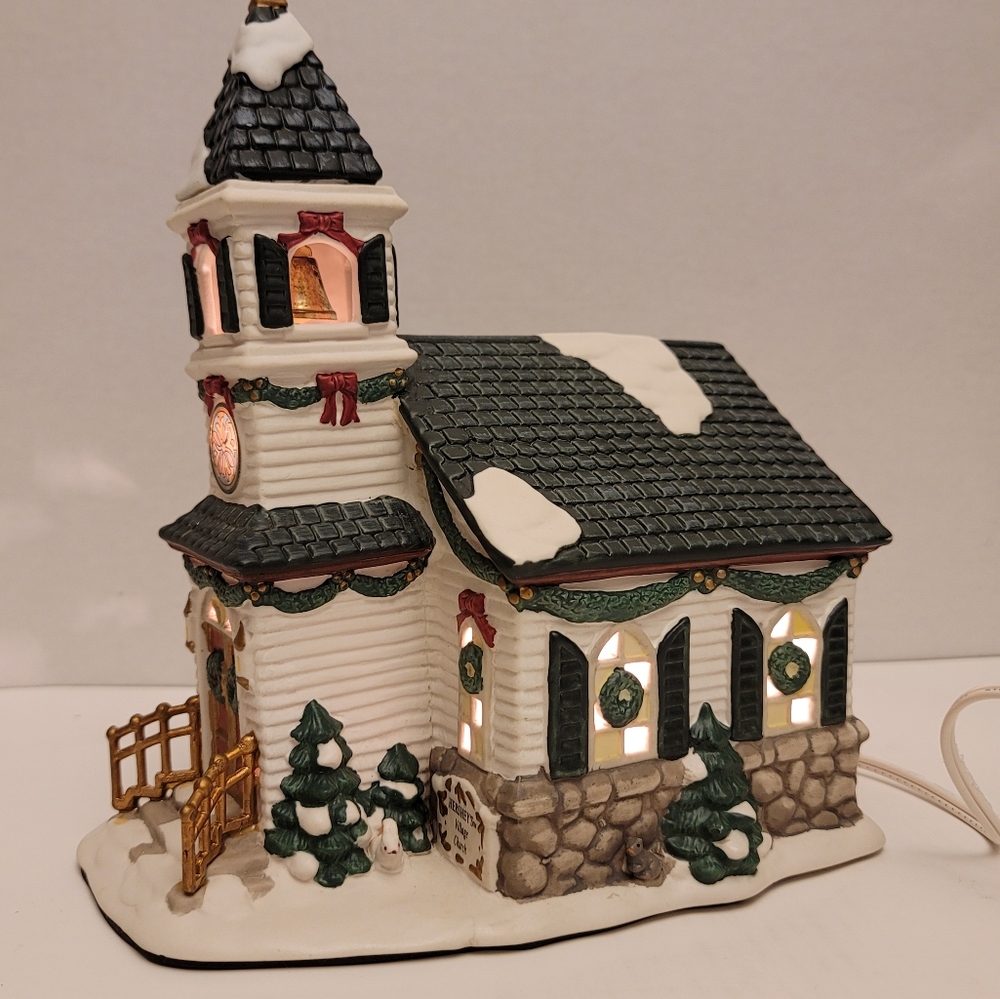 Hershey’s Holiday Village Church. Limited Edition 2001.
